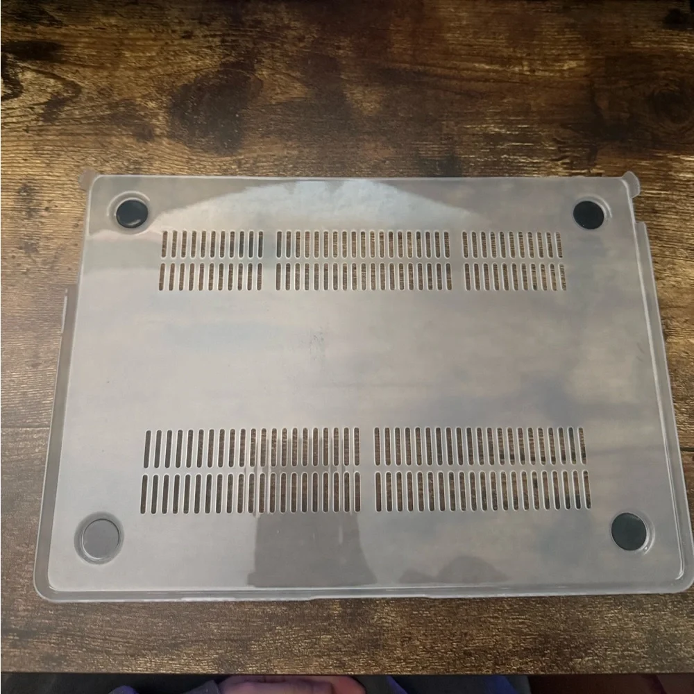 MacBook Air case - Not made for M1 chip laptops